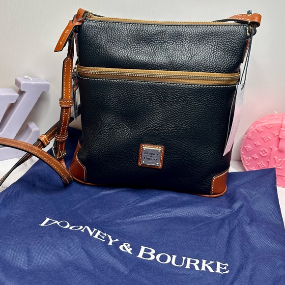 NWT! Dooney & Bourke Black Pebble Grain Leather Crossbody Bag - Picture 8 of 17